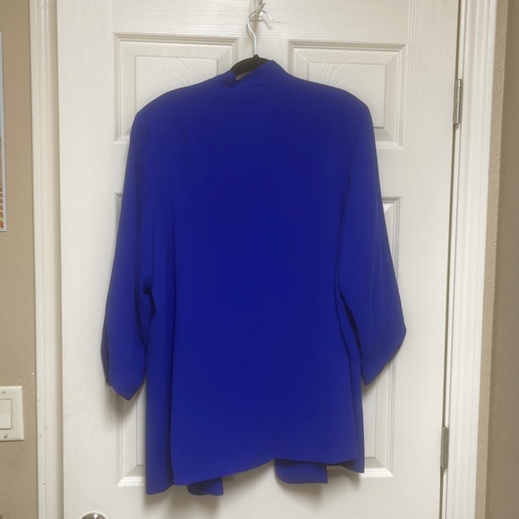 Chelsea & Theodore Woman Sapphire Blue Jacket - Picture 2 of 5